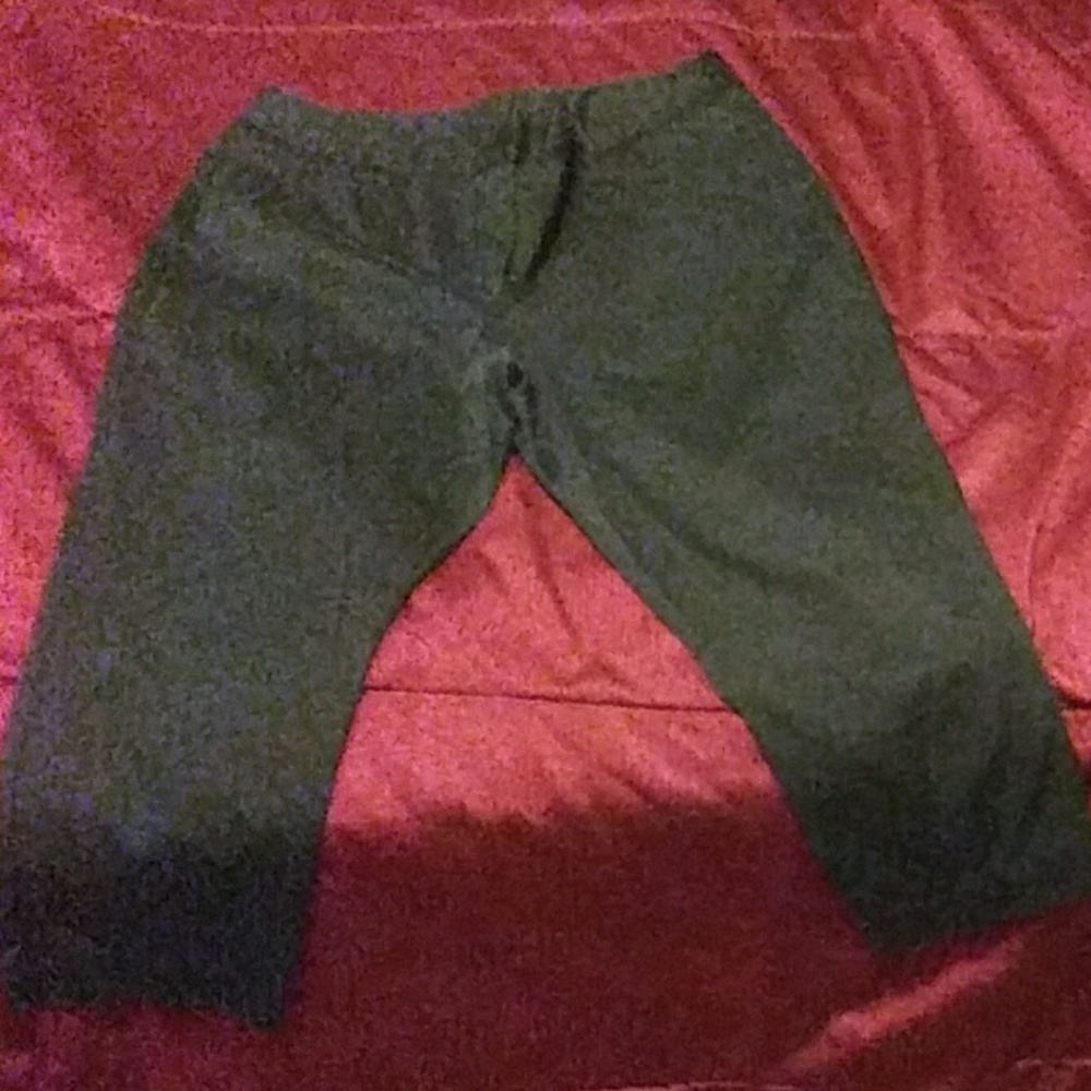 Worthington Black Capri's